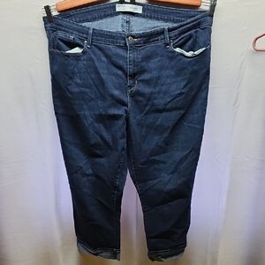 Signature by Levi Strauss & Co. Women's Modern Mid Rise Capri Size 22